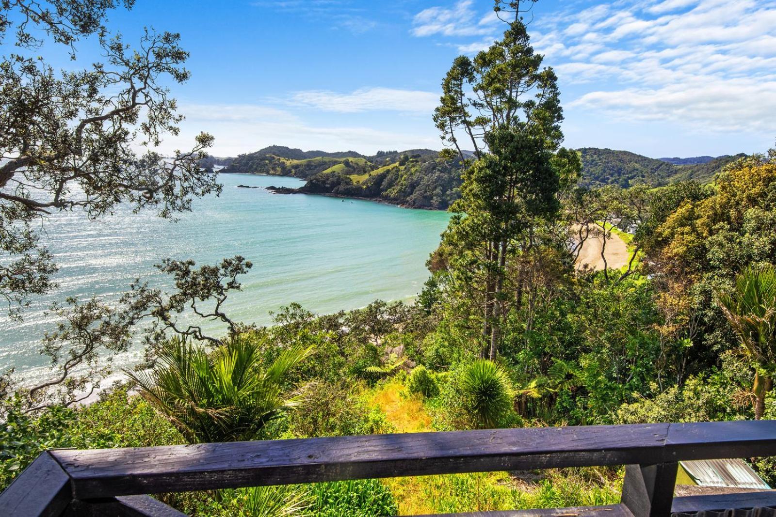 Bayview Beauty - Helena Bay Holiday Home Lyttelton