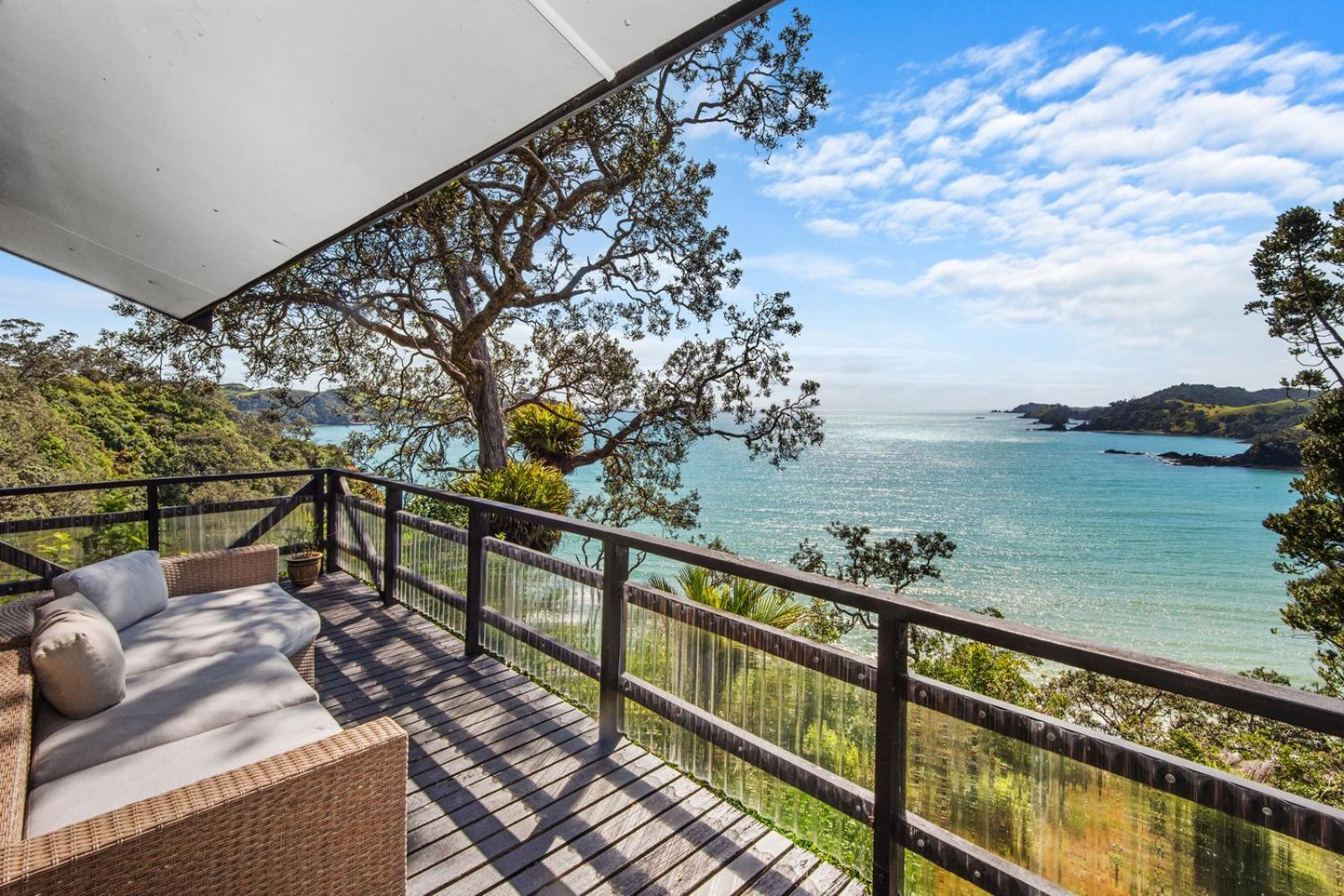 Bayview Beauty - Helena Bay Holiday Home Lyttelton