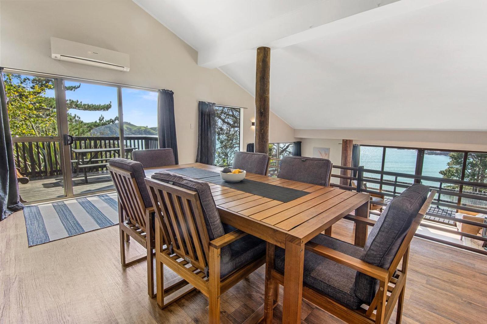 Bayview Beauty - Helena Bay Holiday Home Lyttelton